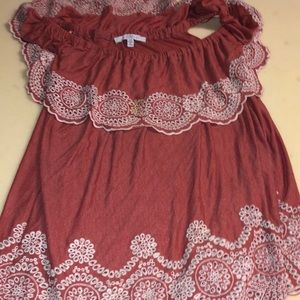 Burgundy blouse with white design, size 1X, Fever